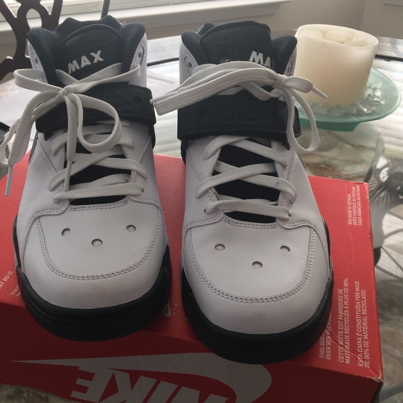 Shoes - Picture 3 of 4